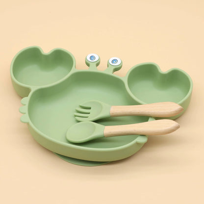 Assiette Silicone Bébé Ventouse Crabe – Compartiments & Couverts en Bois