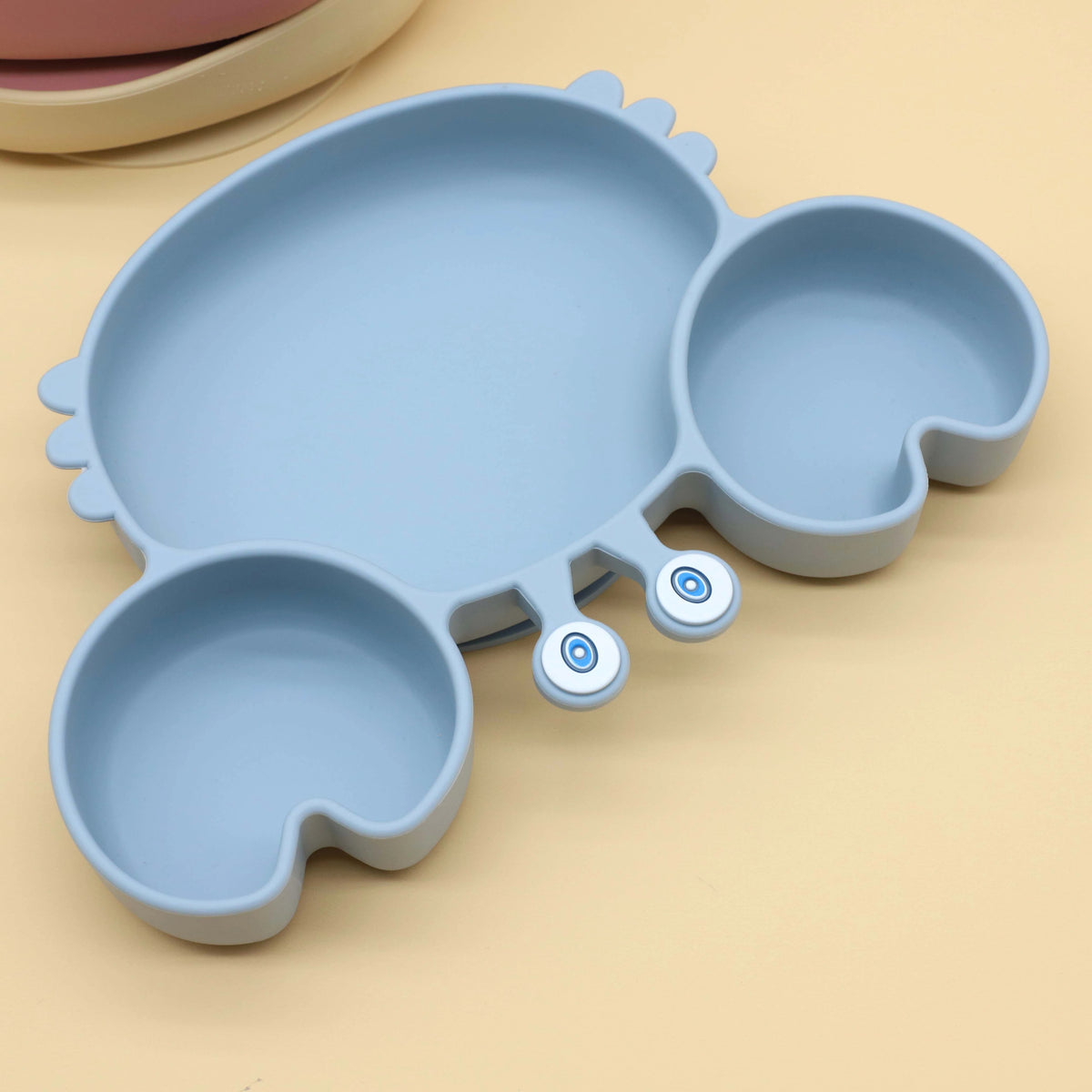 Assiette Silicone Bébé Ventouse Crabe – Compartiments & Couverts en Bois