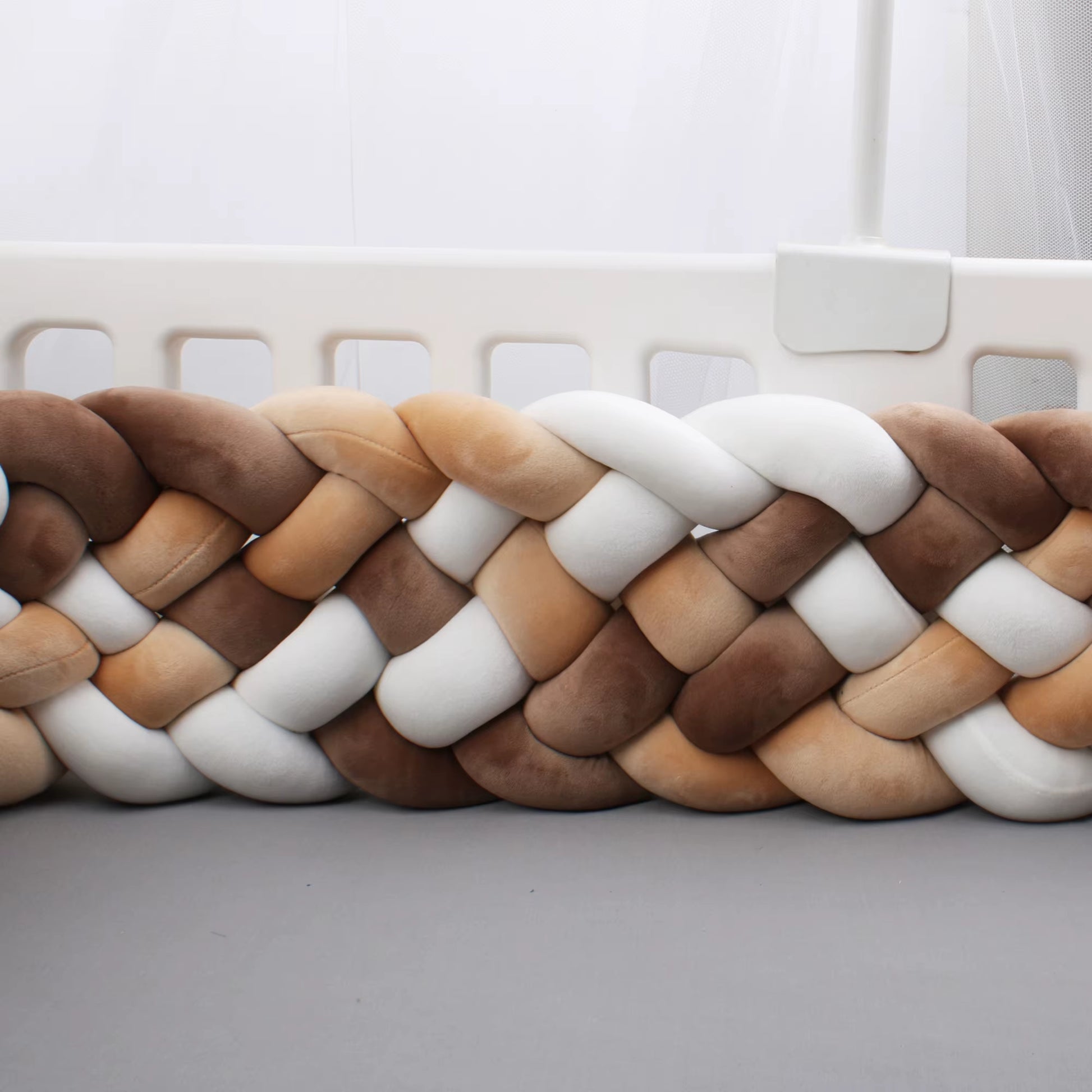 tresse de lit contre le choc